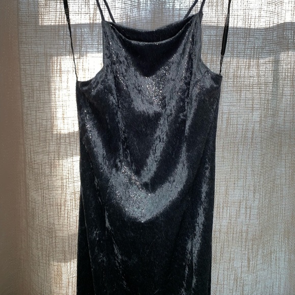 Dress - Picture 4 of 6